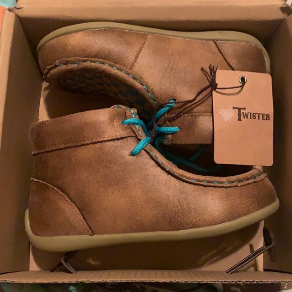 NWT Toddler Chukka Booties, size 7. - Picture 1 of 5